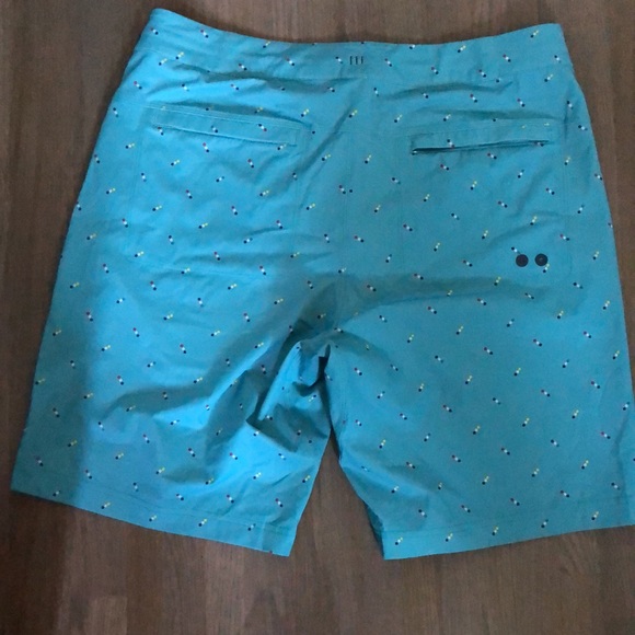 Men’s Lululemon shorts sz 34 - Picture 2 of 3